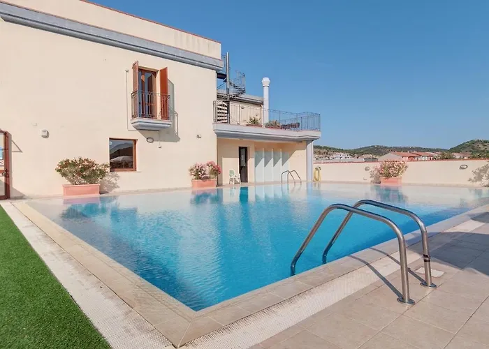 In With Swimming Pool In